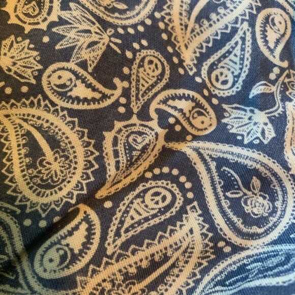 3 for $30! H&M blue paisley patterned dress. Size 4 - Picture 6 of 9